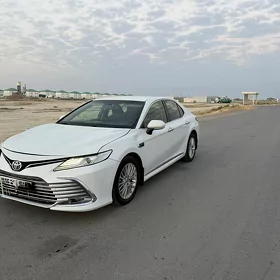 Toyota Camry 2020