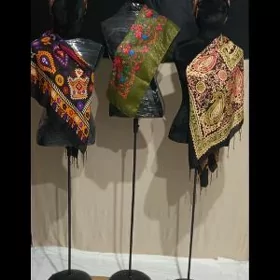 Maniken Kelleli agyr ayakly
