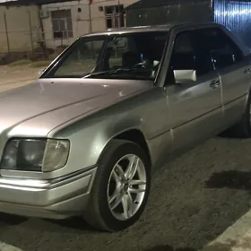 Mercedes-Benz E320 1994