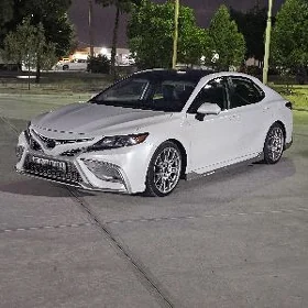Toyota Camry 2021