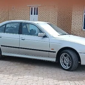 BMW E39 2000