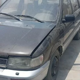 Mitsubishi Chariot 1992