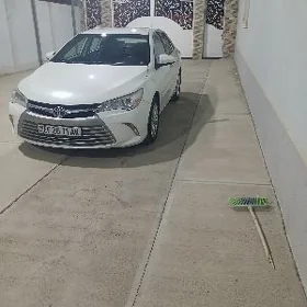 Toyota Camry 2017