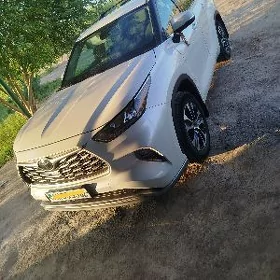 Toyota Highlander 2021