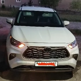 Toyota Highlander 2021
