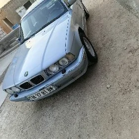 BMW 525 1990
