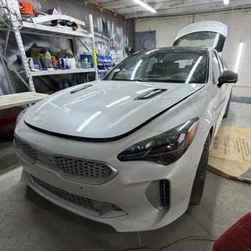 Kia Stinger 2023