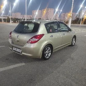 Nissan Tiida 2008