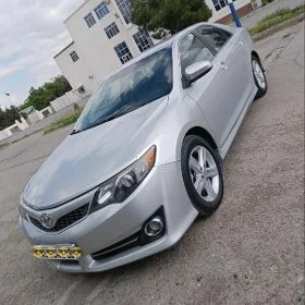 Toyota Camry 2014