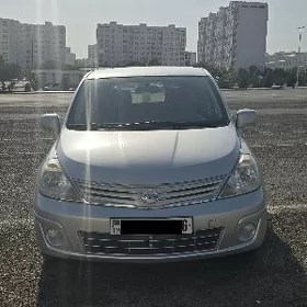 Nissan Versa 2011