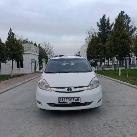 Toyota Sienna 2008