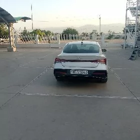 Hyundai Elantra 2025