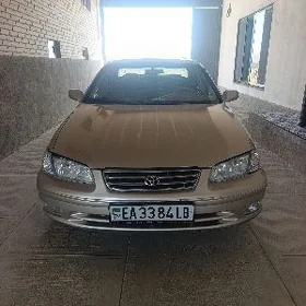 Toyota Camry 2000