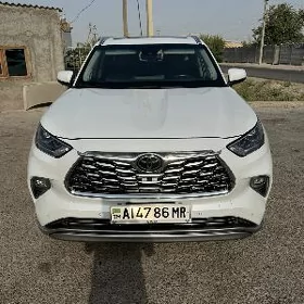 Toyota Highlander 2021