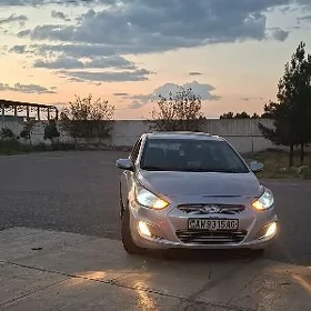 Hyundai Accent 2014