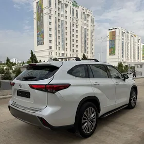 Toyota Highlander 2022