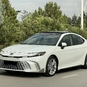 Toyota Camry 2025