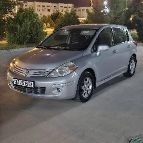 Nissan Versa 2012