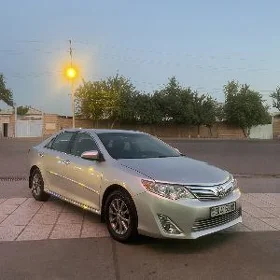 Toyota Camry 2014