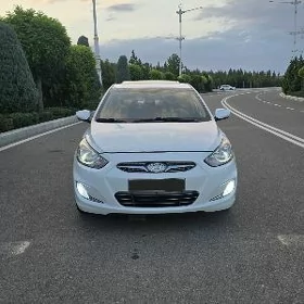 Hyundai Accent 2013
