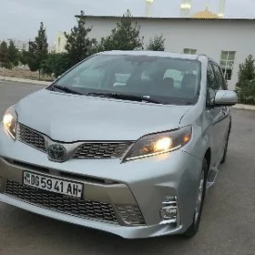 Toyota Sienna 2020