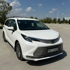 Toyota Sienna 2021