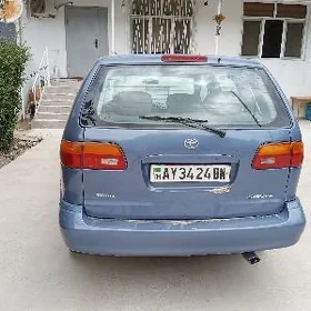 Toyota Sienna 2000