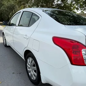 Nissan Versa 2014