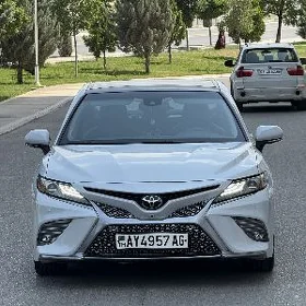 Toyota Camry 2018