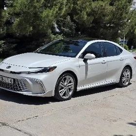 Toyota Camry 2025