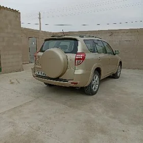 Toyota RAV4 2010