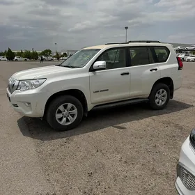 Toyota Land Cruiser Prado 2023