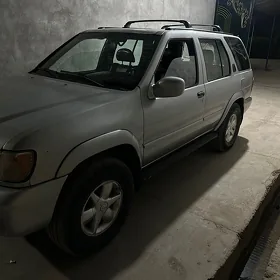 Nissan Pathfinder 2001