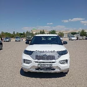 Ford Explorer 2021