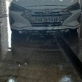 Hyundai Elantra 2018