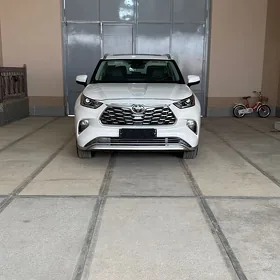 Toyota Highlander 2020