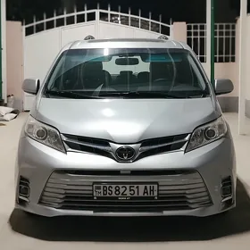 Toyota Sienna 2016