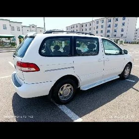 Toyota Sienna 2001