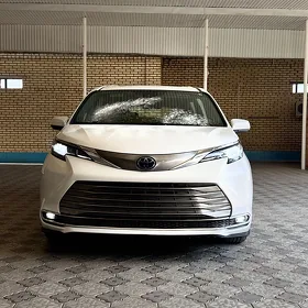 Toyota Sienna 2021