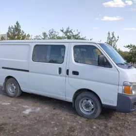 Nissan Urvan 2008