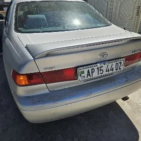 Toyota Camry 2001