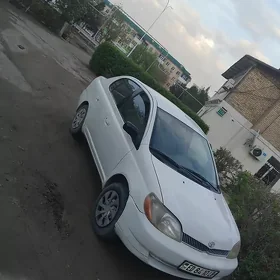 Toyota Echo 2001