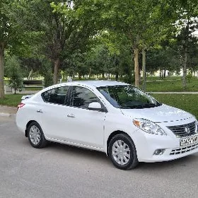 Nissan Versa 2013