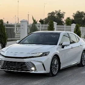 Toyota Camry 2025