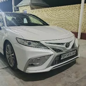 Toyota Camry 2021