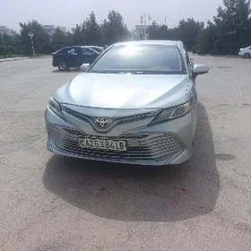 Toyota Camry 2019