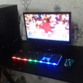 стол +  компьютер