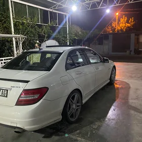 Mercedes-Benz C300 2010