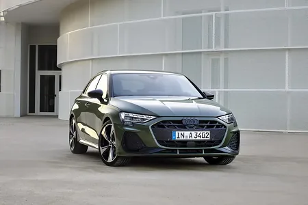 Audi kompaniýasy ýolyşykda özi durýan täzelenen A3 hataryny hödürledi