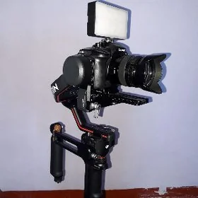 Lumix GH5